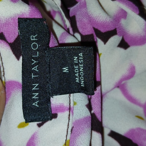 Ann Taylor Womens Printed Bow Long Sleeve & back slit/ button Blouse | Size: M - Picture 6 of 6